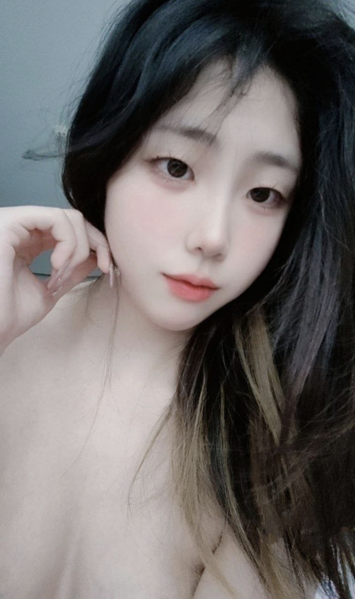 男吻女胸捏胸挤胸的视频メイリン モデルコレクション...高清在线观看